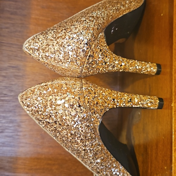 LE CHATEAU gold sparly heels worn once ! - Picture 3 of 6